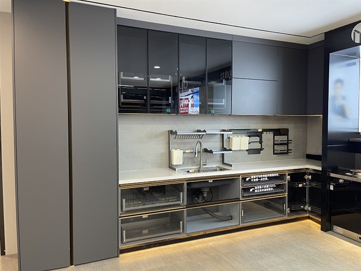 Organizing kitchen cabinets (4)